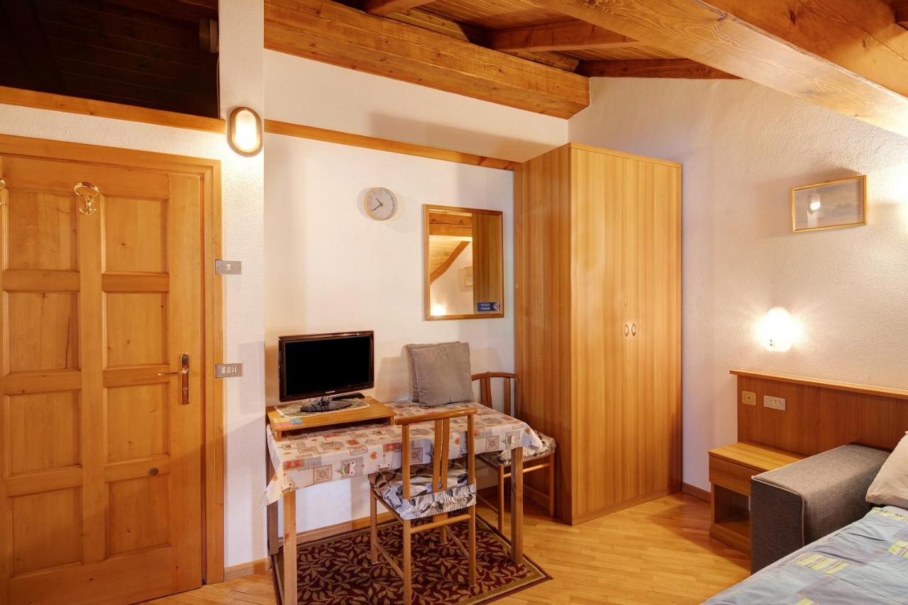 Baita Campacc Vago Apartment Livigno Bagian luar foto